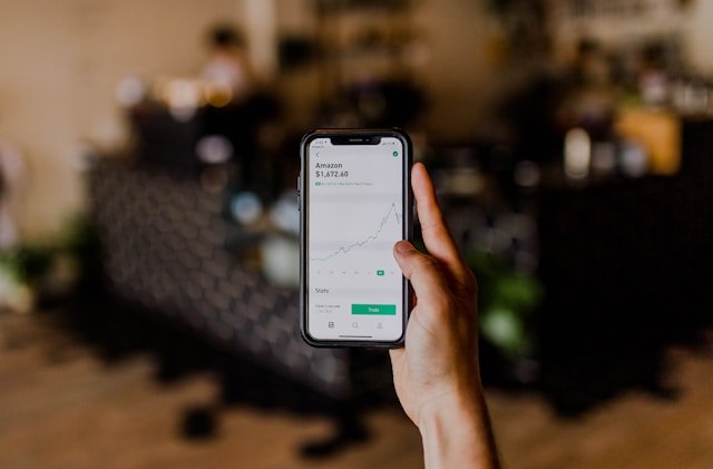 Long-term vs Short-term: Which Cryptocurrency Investment Strategy is Best for You? 1 Cryptocurrency Investment